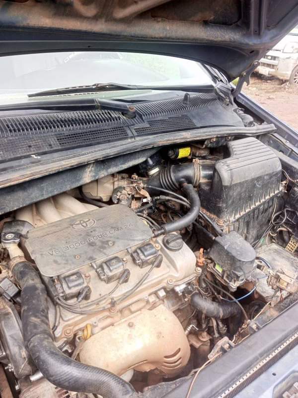 A picture of Toyota sienna available for sale Engine and gear box is