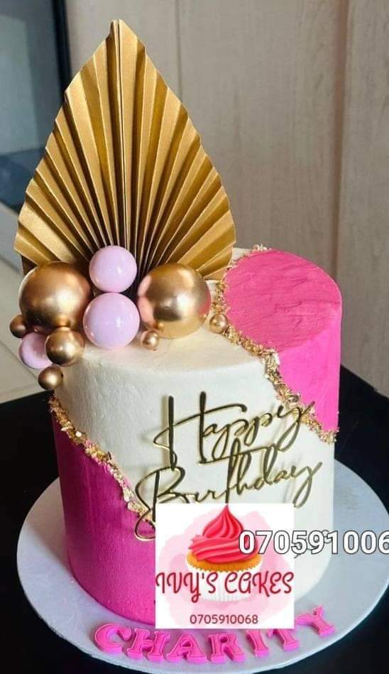A picture of Cakes and flowers