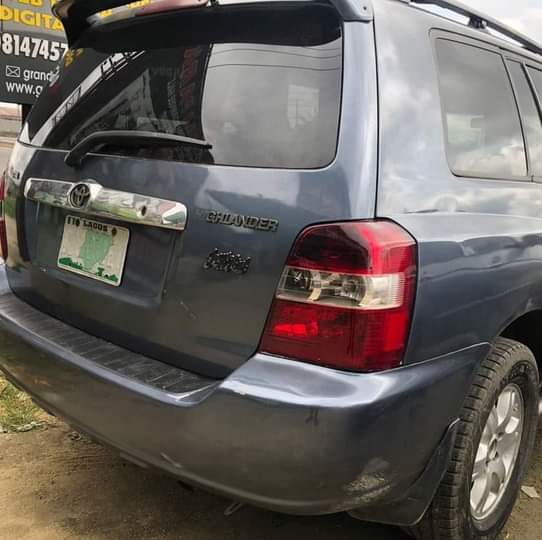 A picture of 2005 Toyota highlander Belgium grade Android screen Gear Engine Ac