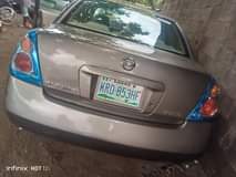 A picture of Nissan Maxima 2004