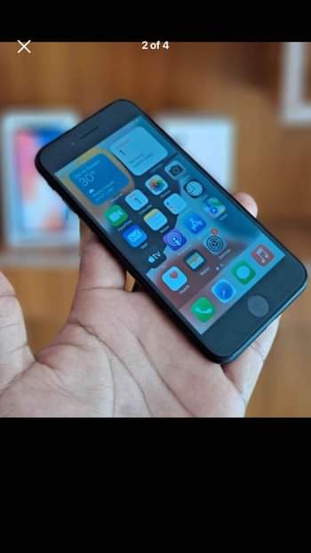A picture of Iphone 7plus gb 128