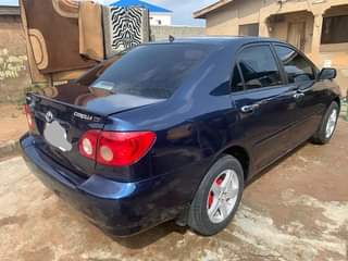 A picture of TOYOTA COROLLA 2005