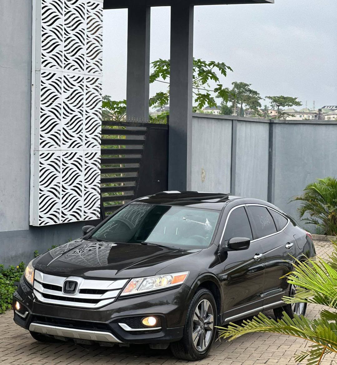 A picture of  FOREIGN USED 2014 HONDA CROSSTOUR 16 500 000 NAIRA
