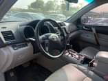 A picture of Clean Unregistered 2 months used Toyota Highlander 2013 model 9