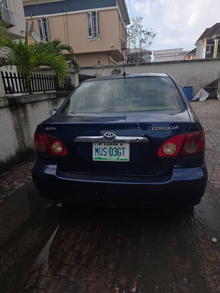 A picture of Toyota Corolla 2004