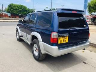 A picture of TOYOTA SURF BEI 8 7M