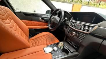 A picture of DEALER MARKET 2010 E350 pure first body Tokunbo standard Notting