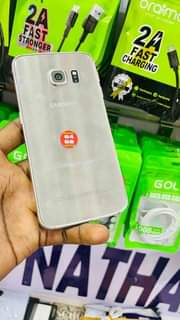 A picture of Samsung s6 edge 64gb Available