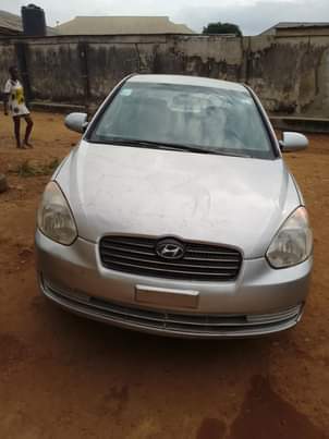 A picture of Hyundai accent 08