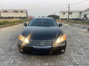 A picture of This is mint clean lexus Es350 2007 model pure first