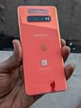 A picture of Samsumg s10 plus