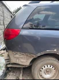 A picture of 2006 Toyota Sienna