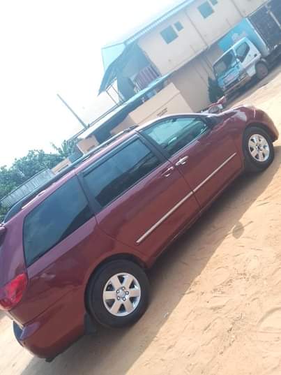 A picture of 2006 Toyota Sienna XLE