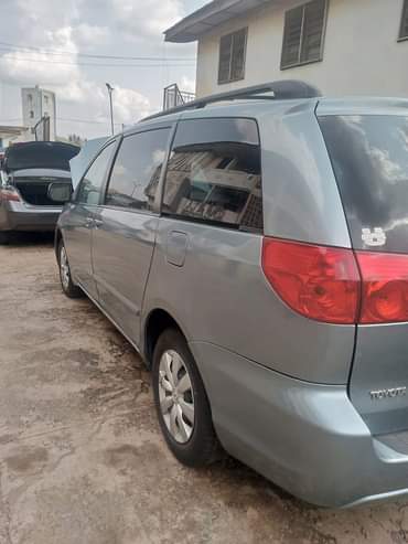 A picture of 2008 Toyota Sienna LE Foreign Use All Features working perfectly