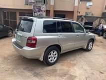 A picture of Toyota Highlander 2005