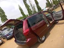 A picture of Toyota sienna 2005 model