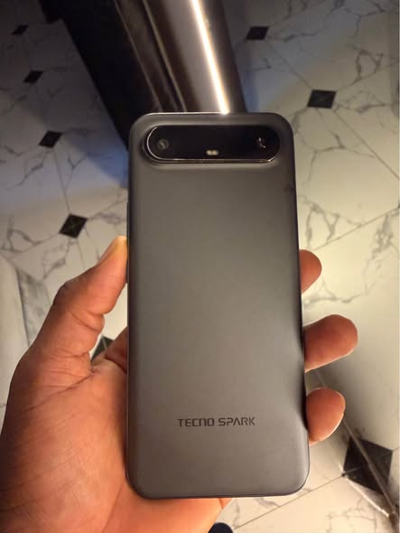 A picture of Tecno Spark slim