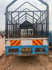 A picture of Isuzu truck