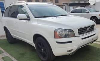 A picture of 2007 Model Volvo XC90 White Kindly Call or Whatsapp me