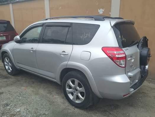 A picture of 2010 Toyota RAV4 limited tokumbo Price 13.2m Location Amuwo odofin