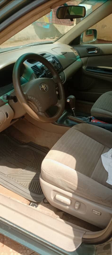 A picture of Toyota Camry 06 First body paint Gear is 80 Engine