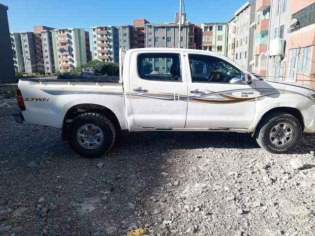 used toyota hilux