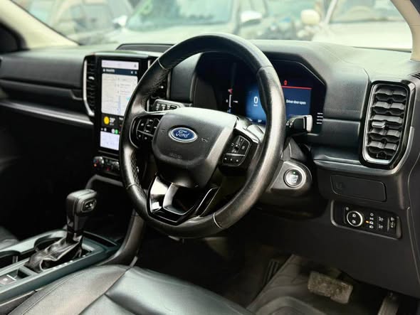 A picture of FORD EVEREST XLT ONSALE