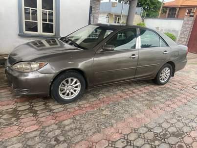 A picture of 2004 Toyota Camry