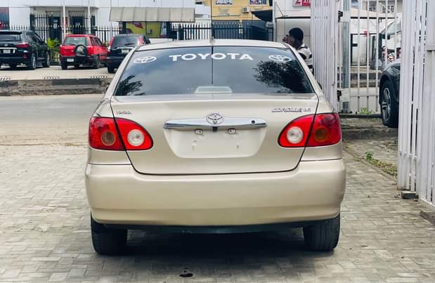 A picture of Neatly used 2004 Corolla for sale