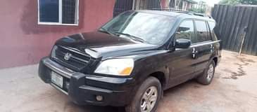 A picture of first body Toyota Camry 2001 model everything is working perfectly