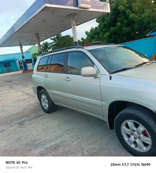 A picture of Toyota Highlander 06 09063393963
