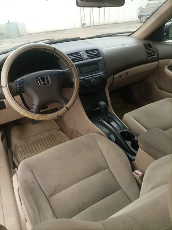A picture of Honda Accord 2007 DC Continue Unpainted Pan Body Neatly Used