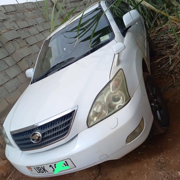 A picture of Toyota harrier