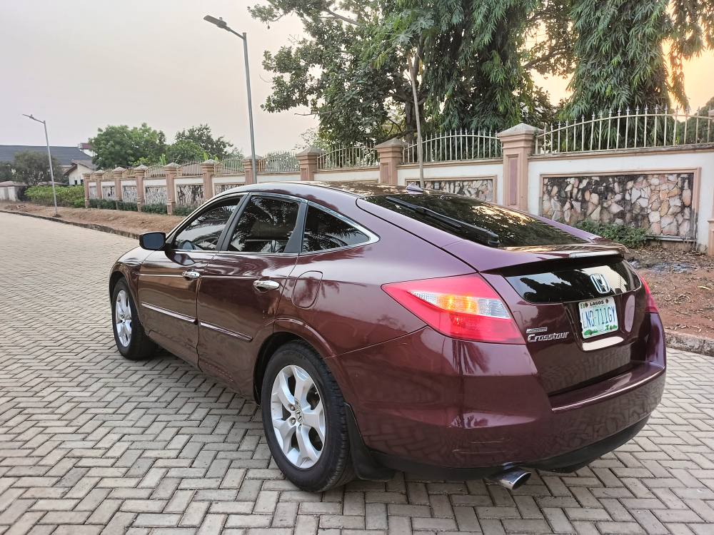 A picture of 2010 Honda Crosstour painted Call or Whatsapp 08100396380 Available 4sale
