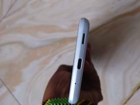 A picture of AQUOS SENSE 3 PLUS