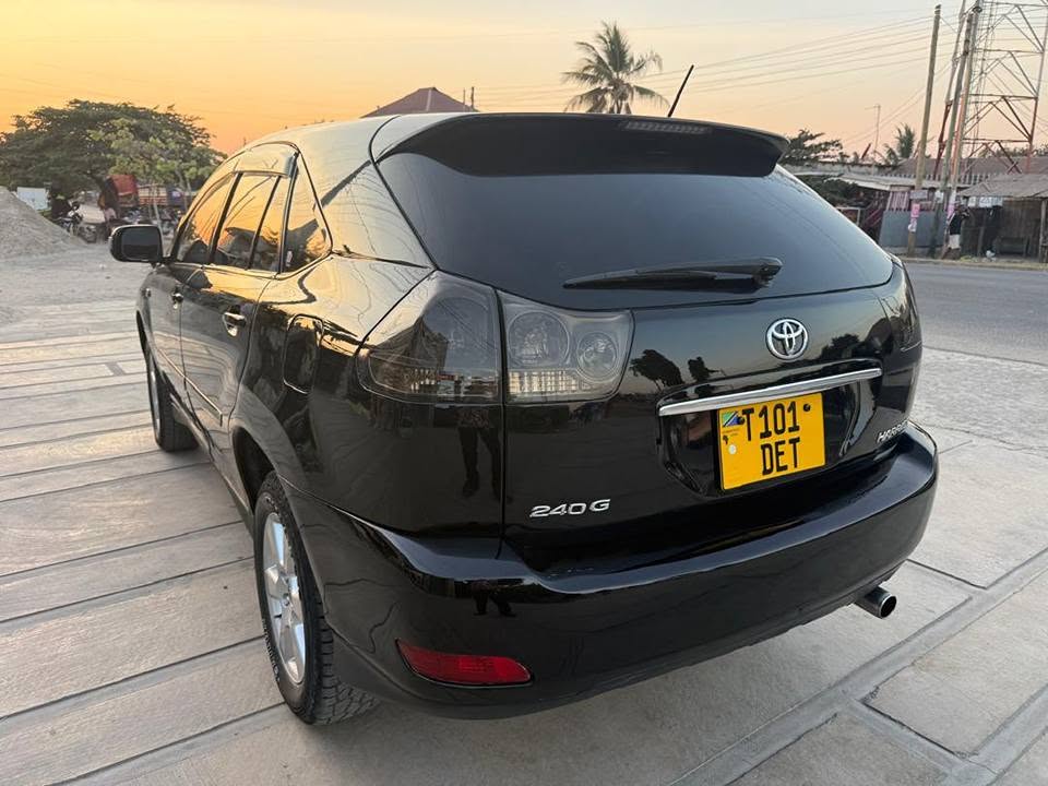 A picture of TOYOTA HARRIER
