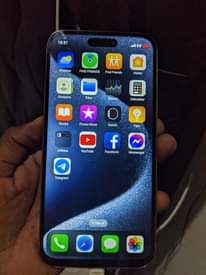 A picture of Iphone 15 pro max copy imenyooka mno gb512 bh100