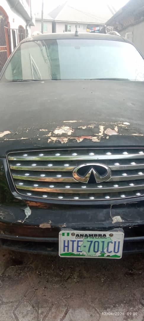 A picture of Clean reg 04 infinity FX35 with V6 engine
