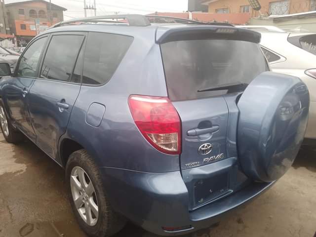 A picture of NIGERIA USED TOYOTA RAV4 07 MODEL MY