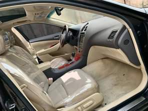 A picture of FOREIGN USE Pebble Beach edition Lexus ES350 Year 2009 Proximity