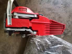 A picture of Chain sow at only 1 9m