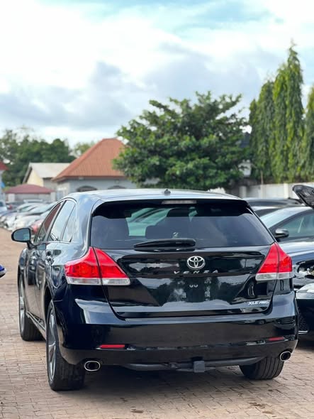 A picture of Toyota venza XLE