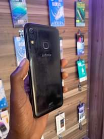 A picture of infinix hot 8 lite
