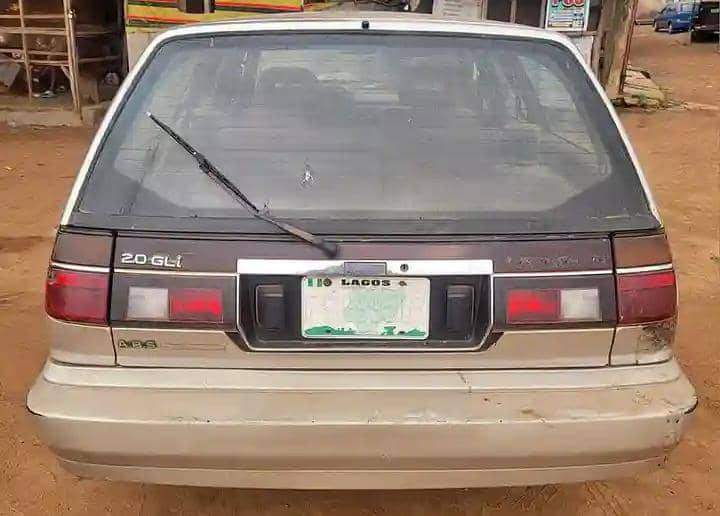 A picture of Toyota Camry old model automatic transmission first body untouched engine