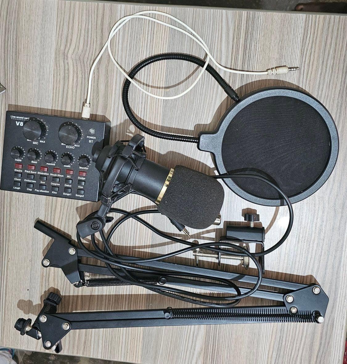 A picture of V8 Sudio Microphone