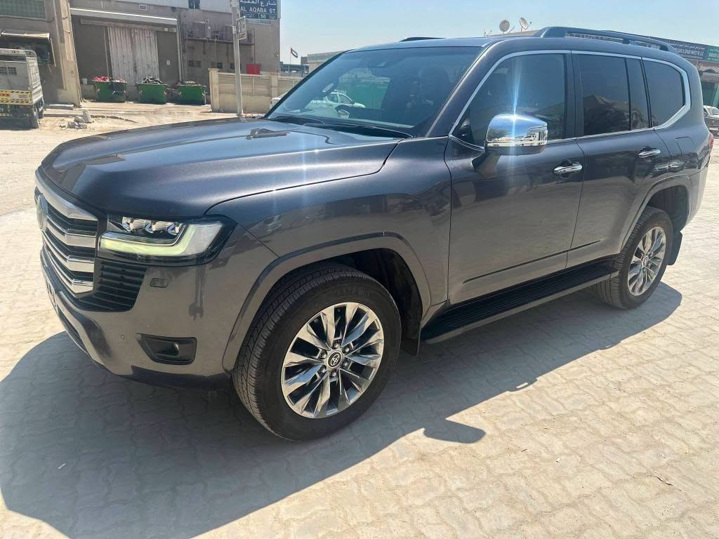 A picture of TOYOTA LANDCRUISER VX R