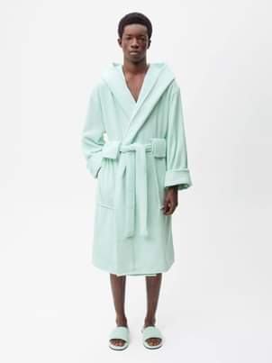 A picture of Night suits