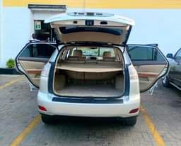 A picture of Lexus RX330