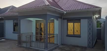 A picture of House with 3 bedrooms for sale in Kira 280M