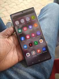A picture of Samsung note 10